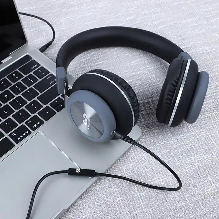audífonos azules bonitos conectado a laptop cable 3.5 mm (vq-sh03 Miccell)